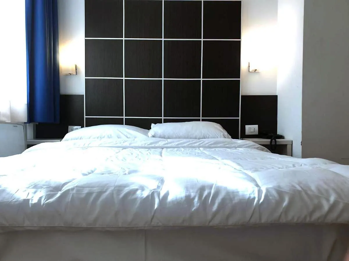 ***  Hotel Vitruvio Milano İtalya