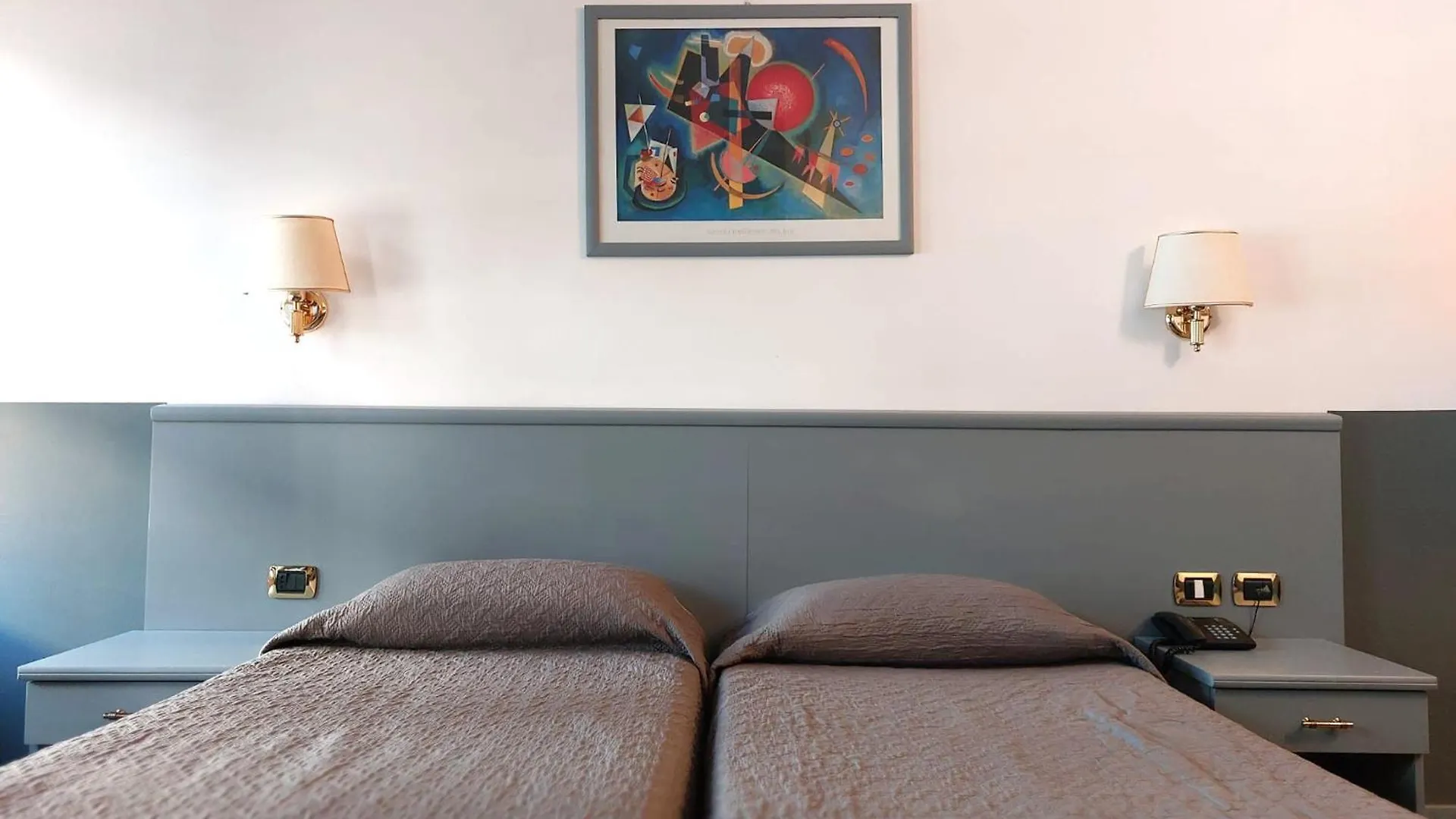 Hotel Vitruvio Milano 3*,