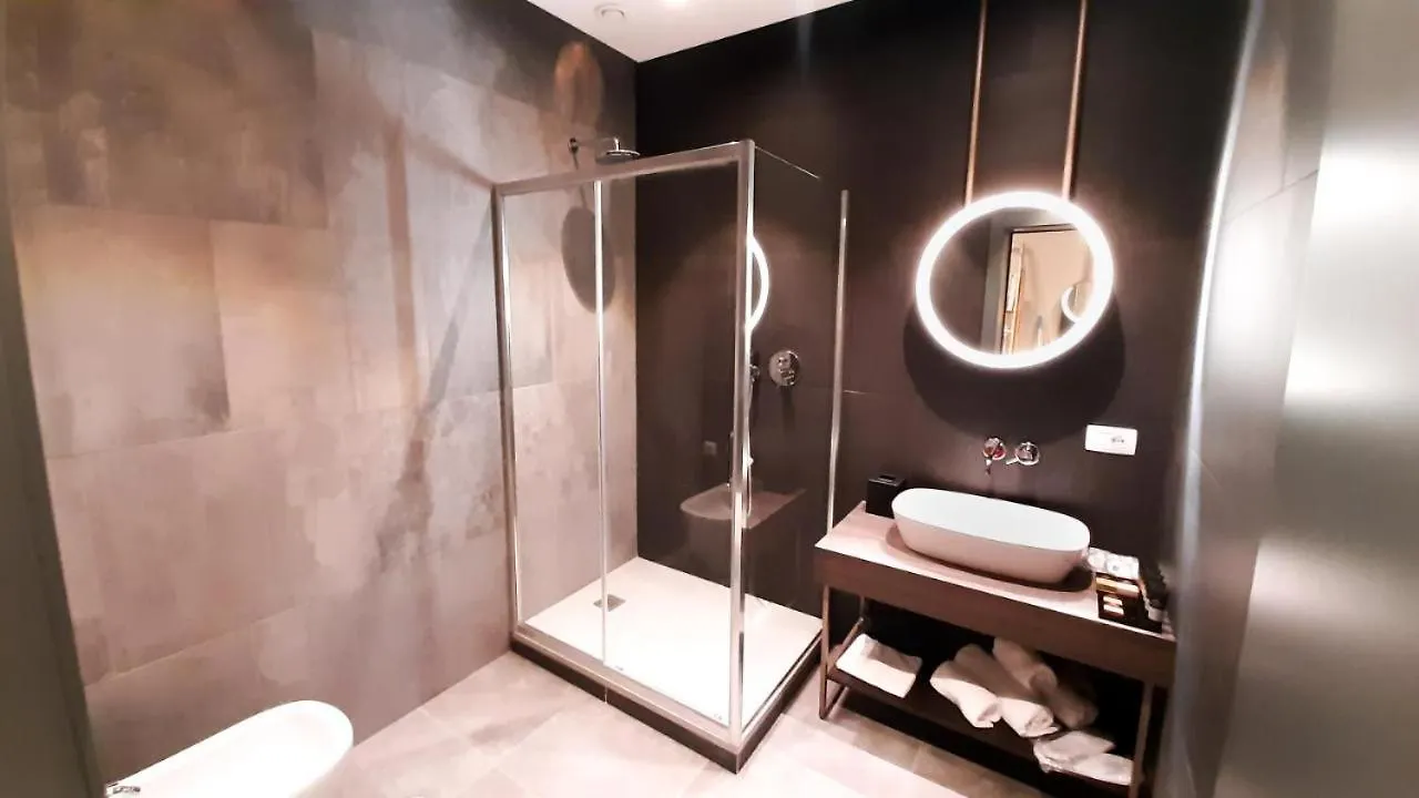 ***  Hotel Vitruvio Milano İtalya