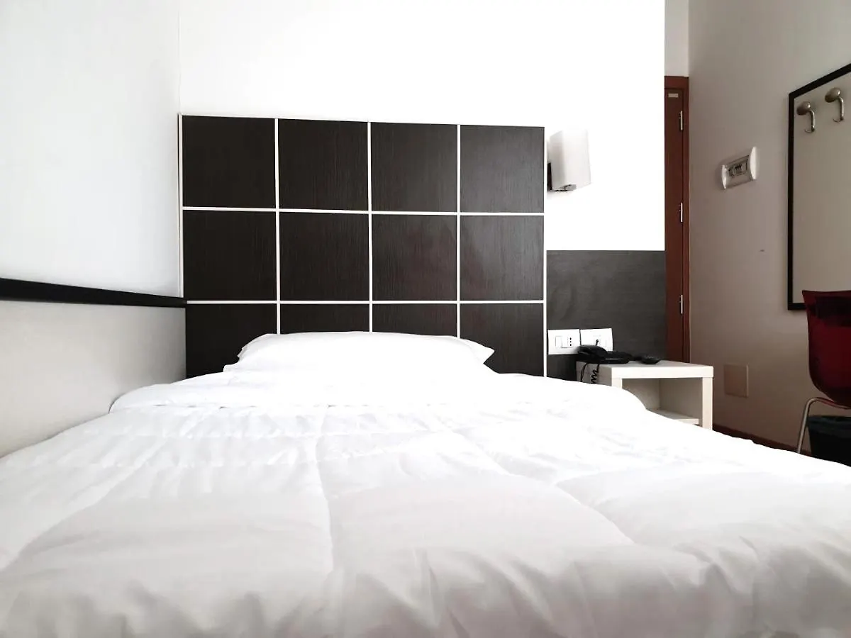 Hotel Vitruvio Milano 3*,  Italien