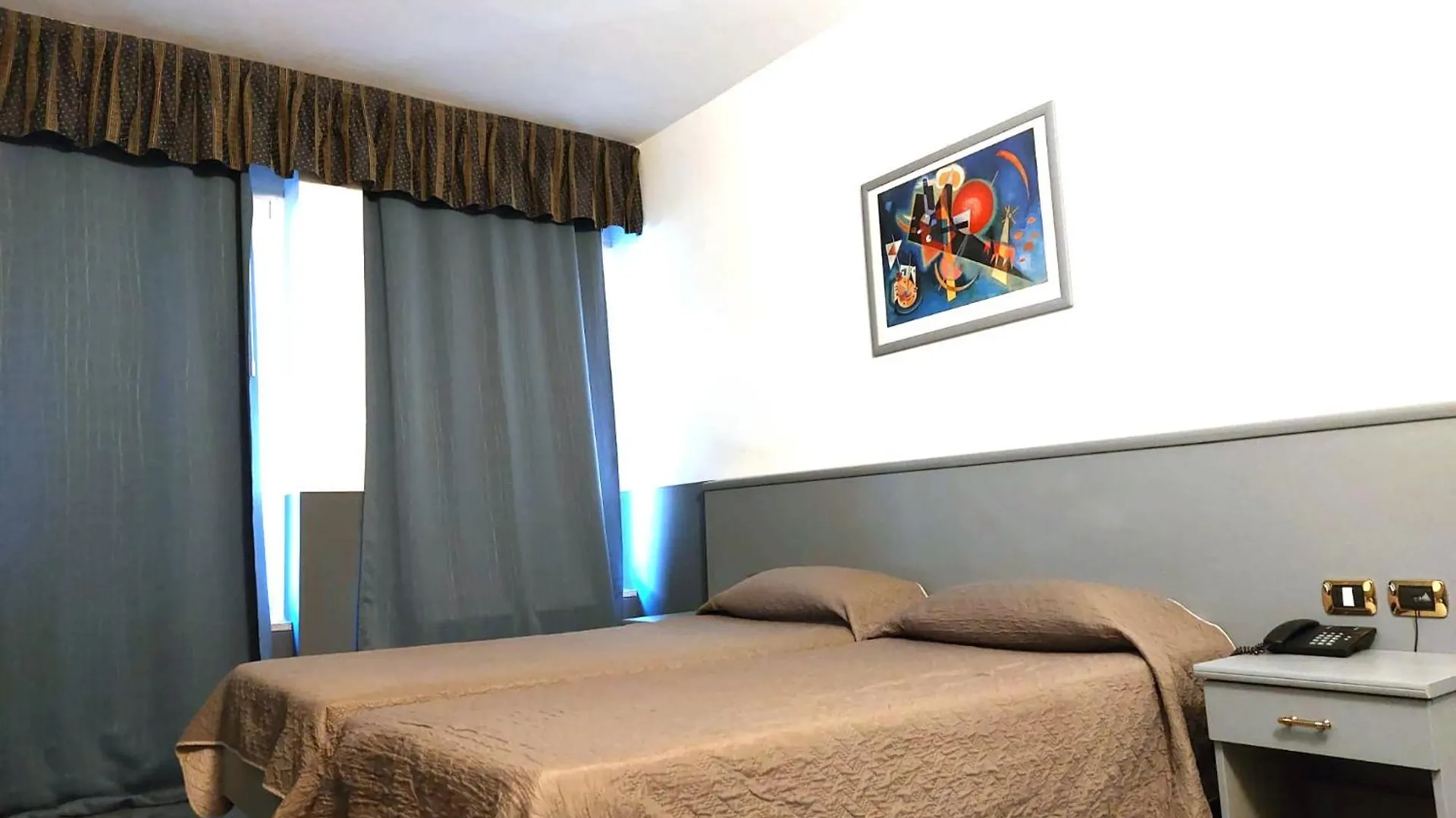 Hotel Vitruvio Milano 3*,  Italien